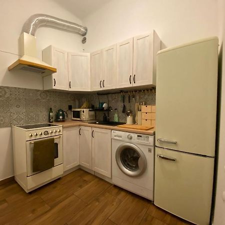 Апартаменты First Station 26-10 Краков Экстерьер фото